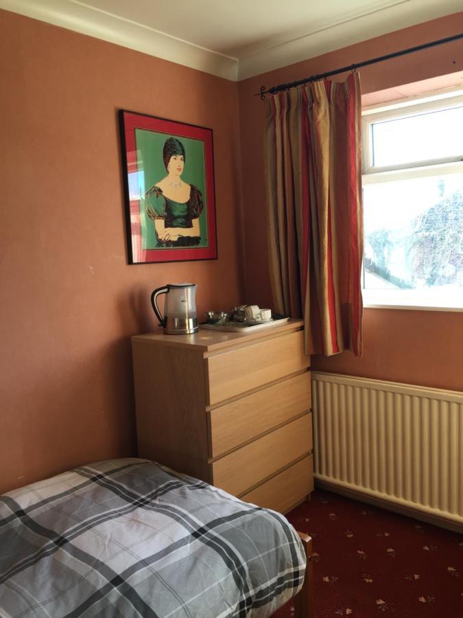 Hotel 5 Ravenhurst Drive Walsall Eksteriør billede