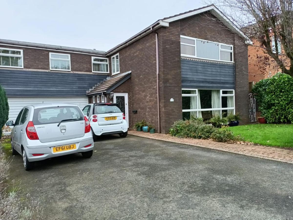 Hotel 5 Ravenhurst Drive Walsall Eksteriør billede